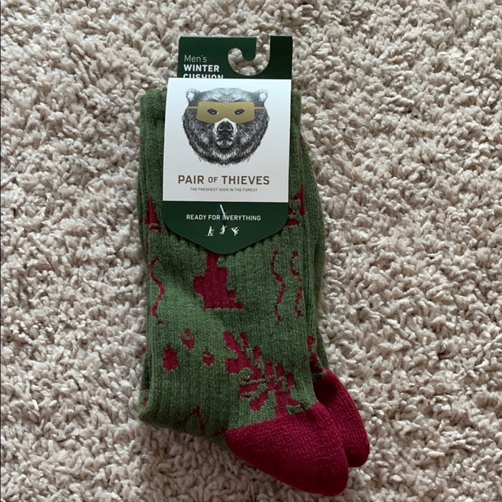 NWT - pair of thieves winter socks